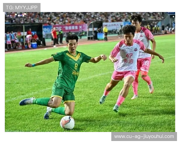 常德足球奋勇挑战株洲对决展现地方竞技风采两城争锋激烈角逐成焦点 常德足球奋勇挑战株洲对决展现地方竞技风采两城争锋激烈角逐成焦点